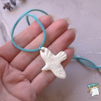 Кулон Пташка горлиця біла, блакитний шнурок. Ручна робота